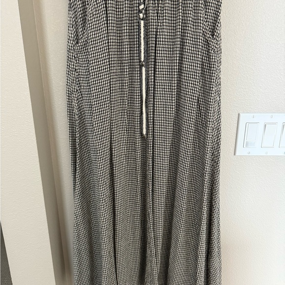 Max Studio Black and White Checkered Maxi Skirt LIKE NEW! - Picture 1 of 2